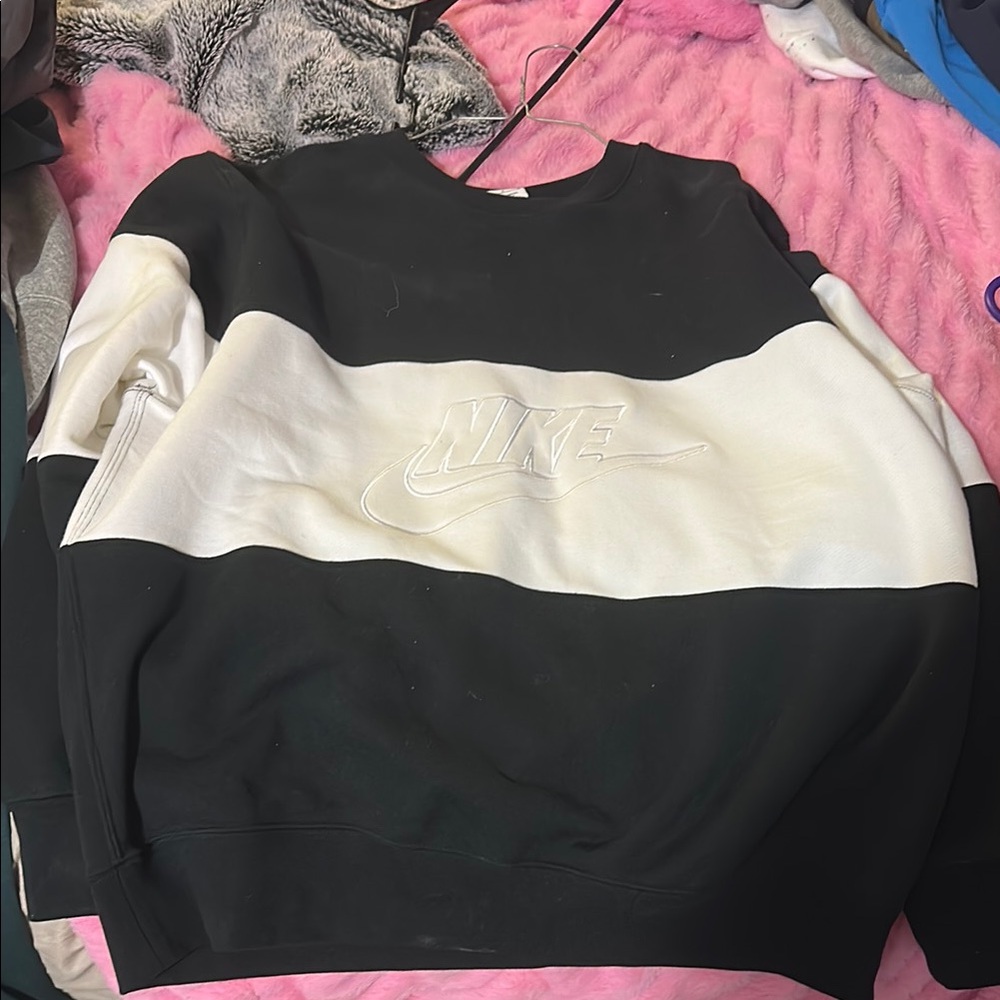 Nike Monochrome Logo Sweatshirt